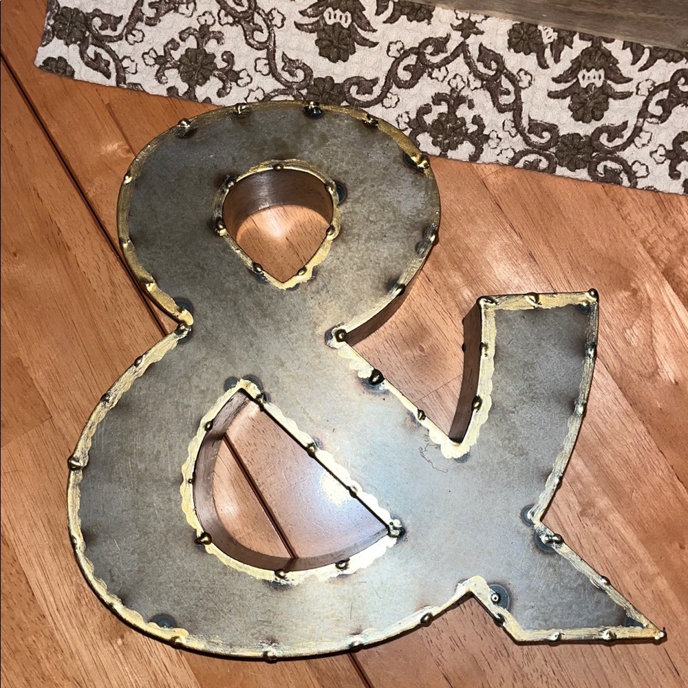 Metal Ampersand Decor